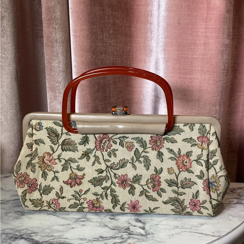 Vintage 1950s Tapestry needlepoint east west lucite resin handle handbag